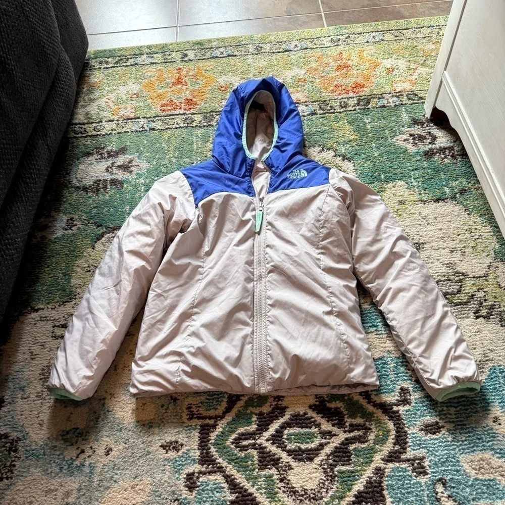Reversible Green and White the north face Jacket with Blue Hood